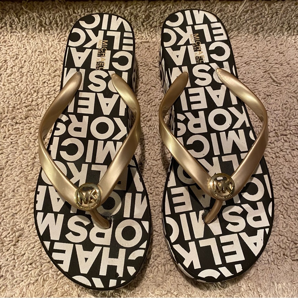 Michael Kors PVC upper logo thong sandals size 8